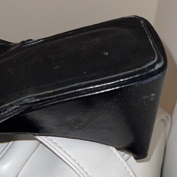 Prada Vintage  Black Leather Box Heels Sandals size 8 - Picture 4 of 4